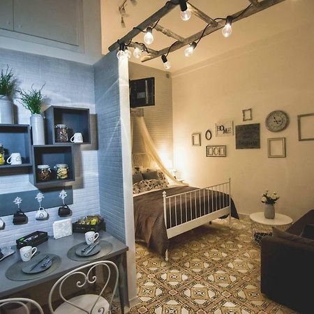 סלרנו Elegant B&B - Il Vicolo Storico מראה חיצוני תמונה