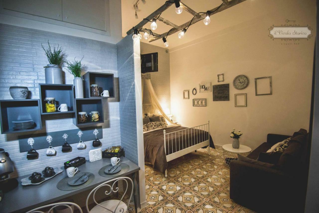 סלרנו Elegant B&B - Il Vicolo Storico מראה חיצוני תמונה