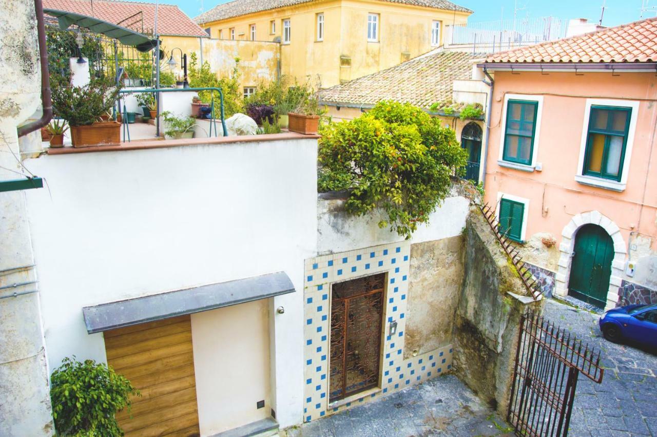 סלרנו Elegant B&B - Il Vicolo Storico מראה חיצוני תמונה